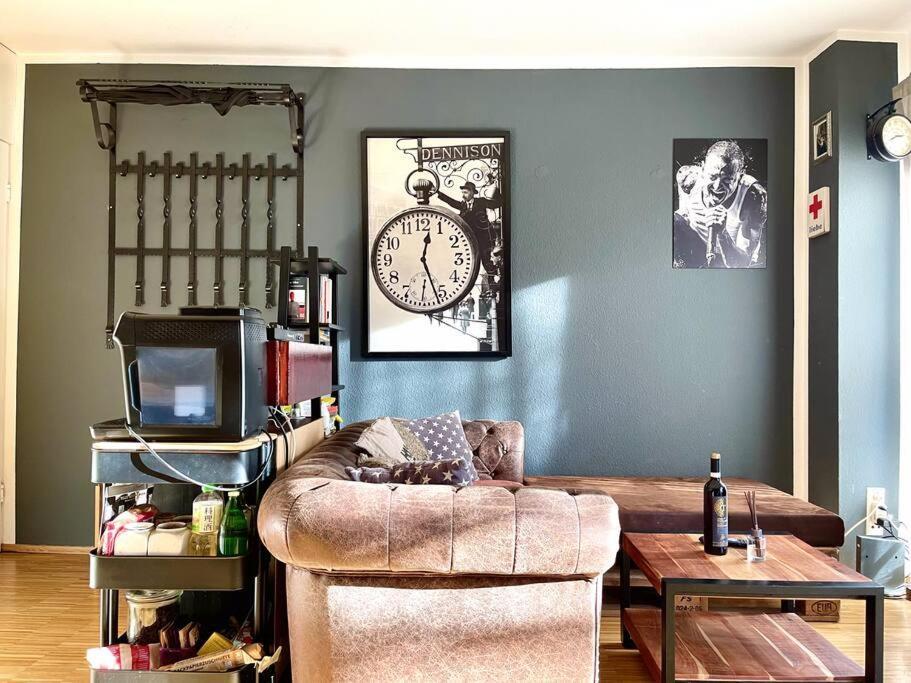 - Chilliges Zimmer In Dusseldorf Mit Balkon & Kuche; Big Tv And Bed - Exterior foto