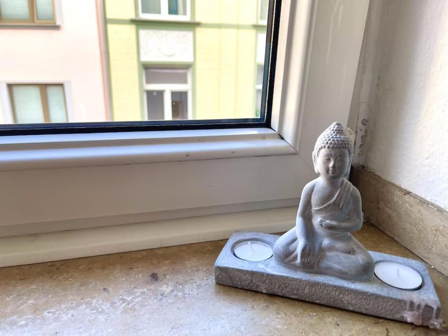 - Chilliges Zimmer In Dusseldorf Mit Balkon & Kuche; Big Tv And Bed - Exterior foto